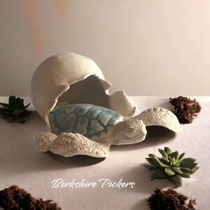Hatching Turtle Figurine Vintage ceramic/clay‎